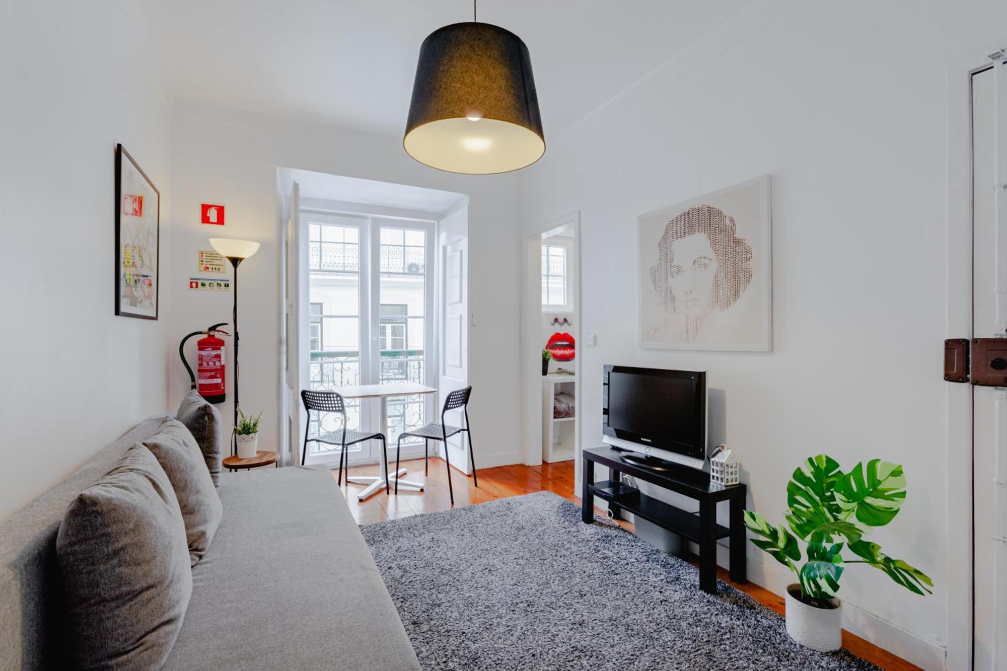 Visit Lisbon 4Fun - Anjos Apartment ภายนอก รูปภาพ